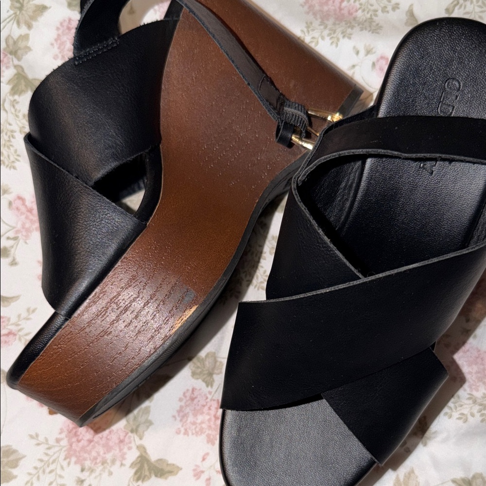 Old Navy Black and Brown Platform Sandals
